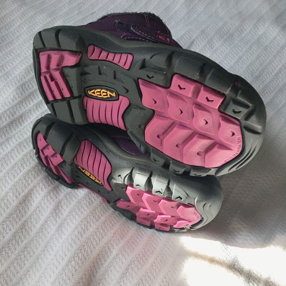 Girls KEEN winter boots 🥾